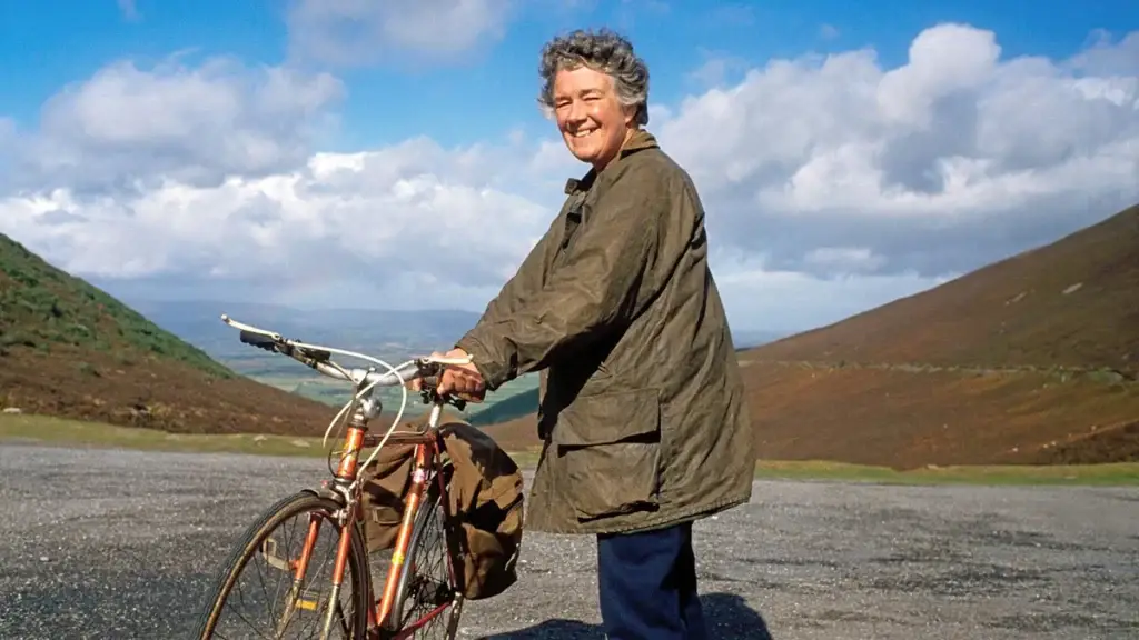 Dervla Murphy traversant les steppes d’Iran à vélo