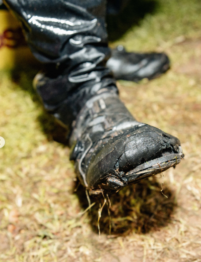 Chaussures usées de Florent Rodot après la Sneak Peaks bikepacking